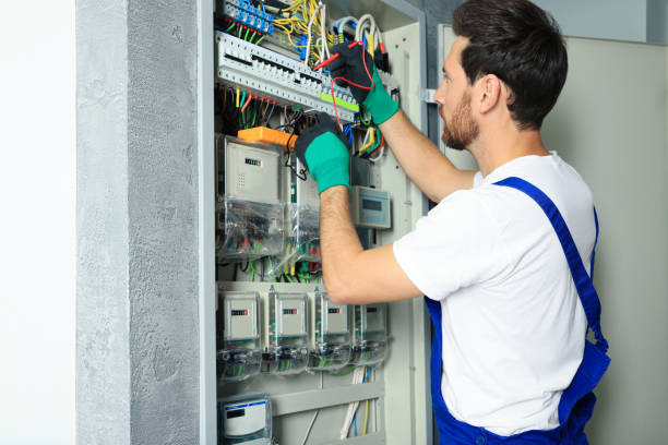 Best Affordable Emergency Electrician  in Bayshore Gardens, FL